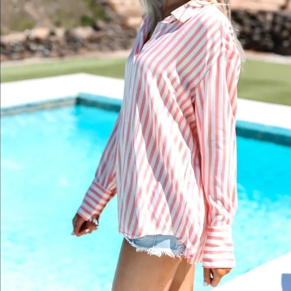 ✨HP✨Pool Side 2 Way Stripe Top✨ - Picture 7 of 7
